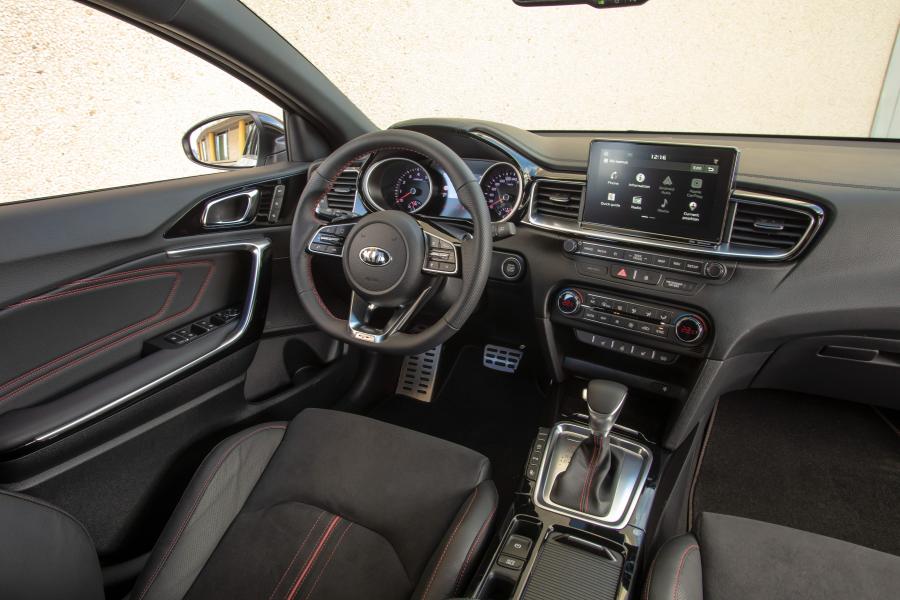 Торпедо Kia ProCeed GT 2019 года  (WW) (фото 39 из 46)